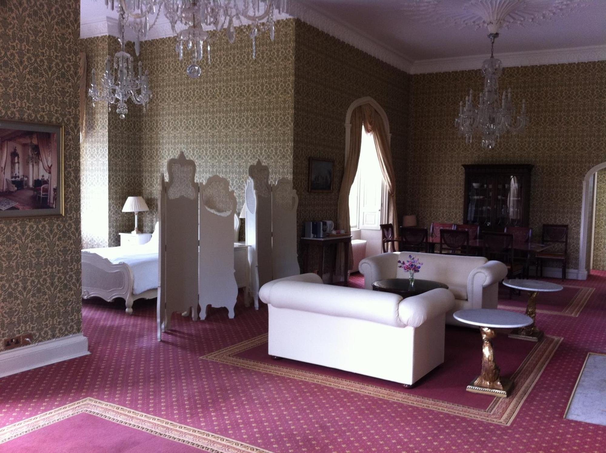 Donnington Grove Guest House นิวเบอรี ภายนอก รูปภาพ