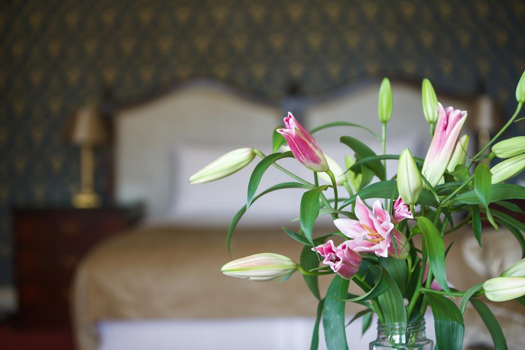 Donnington Grove Guest House นิวเบอรี ภายนอก รูปภาพ